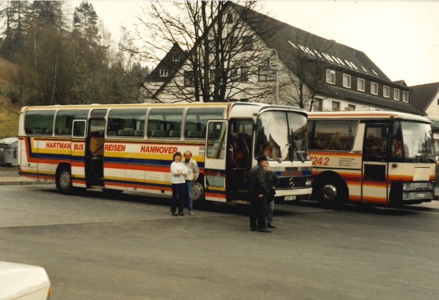 hartmann-bus-throwback- (1) hartmann-bus-throwback- (1)